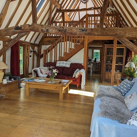 Cosy Listed Barn In Peaceful Country Village Granborough Bagian luar foto