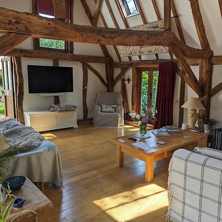 Cosy Listed Barn In Peaceful Country Village Granborough Bagian luar foto