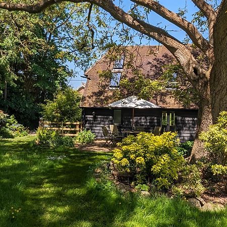 Cosy Listed Barn In Peaceful Country Village Granborough Bagian luar foto