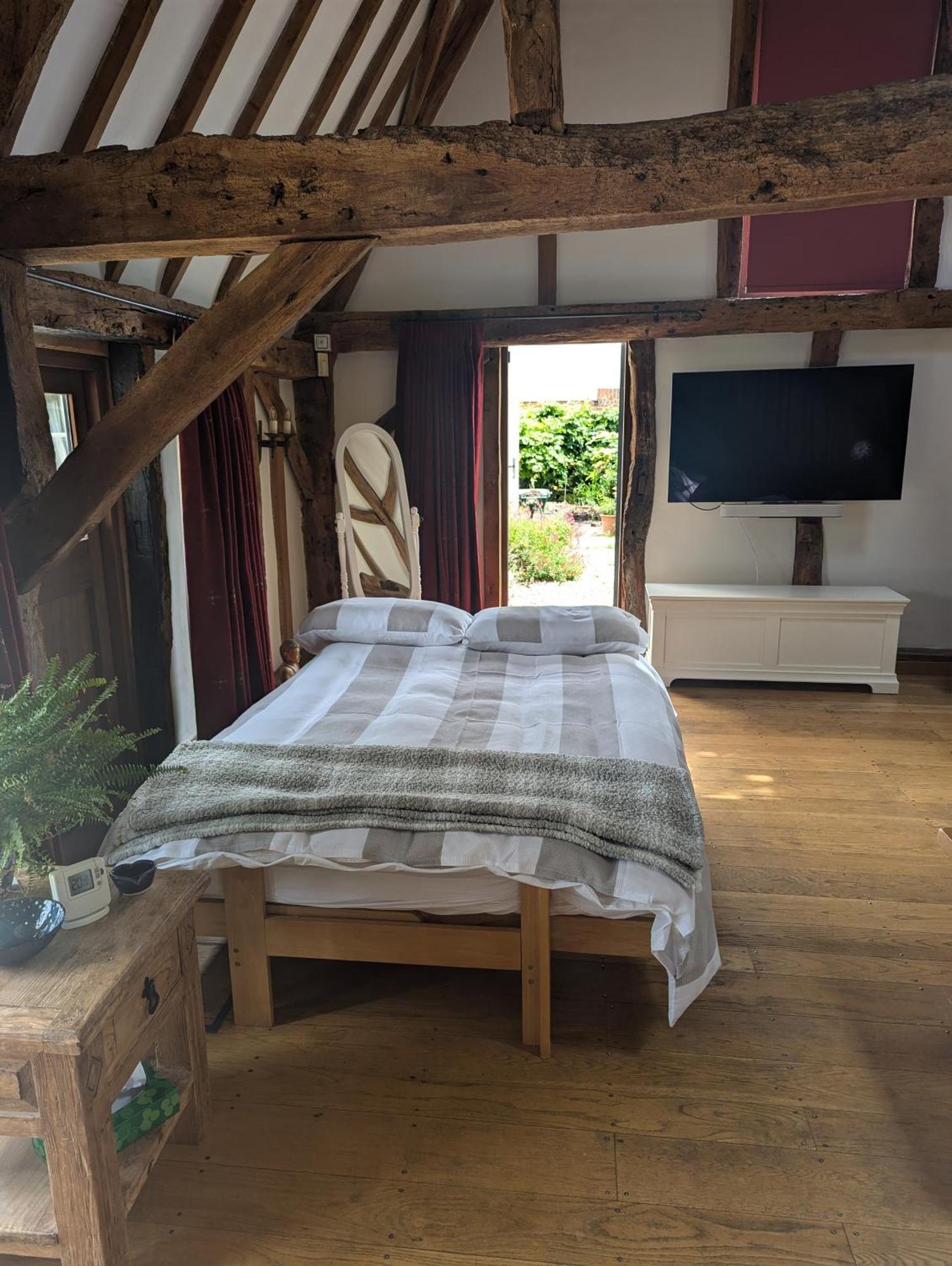Cosy Listed Barn In Peaceful Country Village Granborough Bagian luar foto